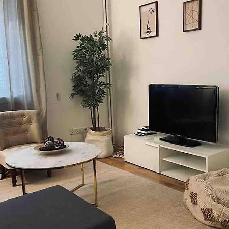 Excelente Piso De 3 Habitaciones En La Latina Madrid Extérieur photo