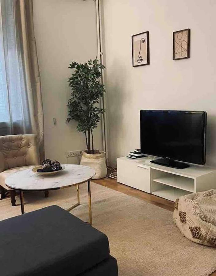 Excelente Piso De 3 Habitaciones En La Latina Madrid Extérieur photo