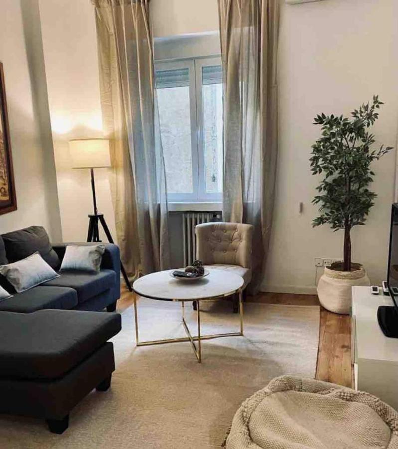 Excelente Piso De 3 Habitaciones En La Latina Madrid Extérieur photo