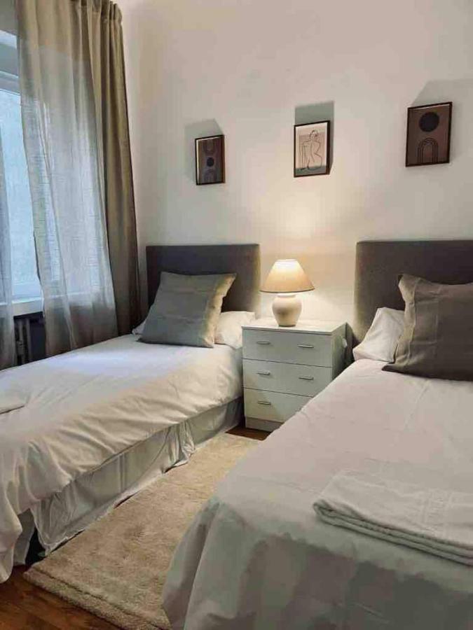 Excelente Piso De 3 Habitaciones En La Latina Madrid Extérieur photo